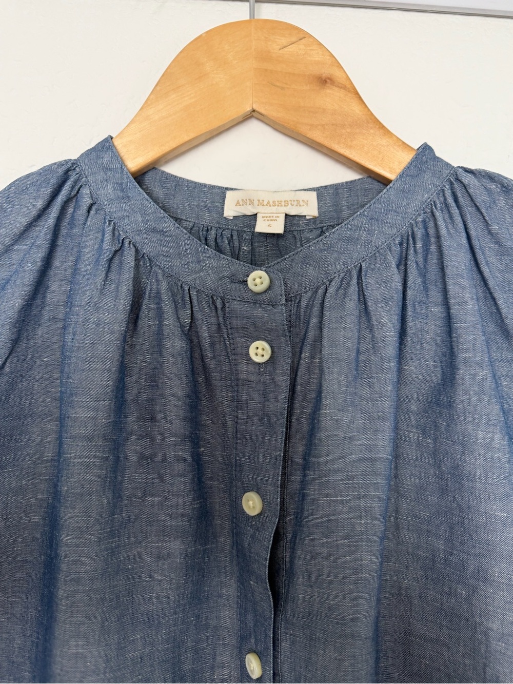 Ann Mashburn Chambray Linen Blend Lace Sleeve Blouse Top Blue Size Small - Picture 3 of 6